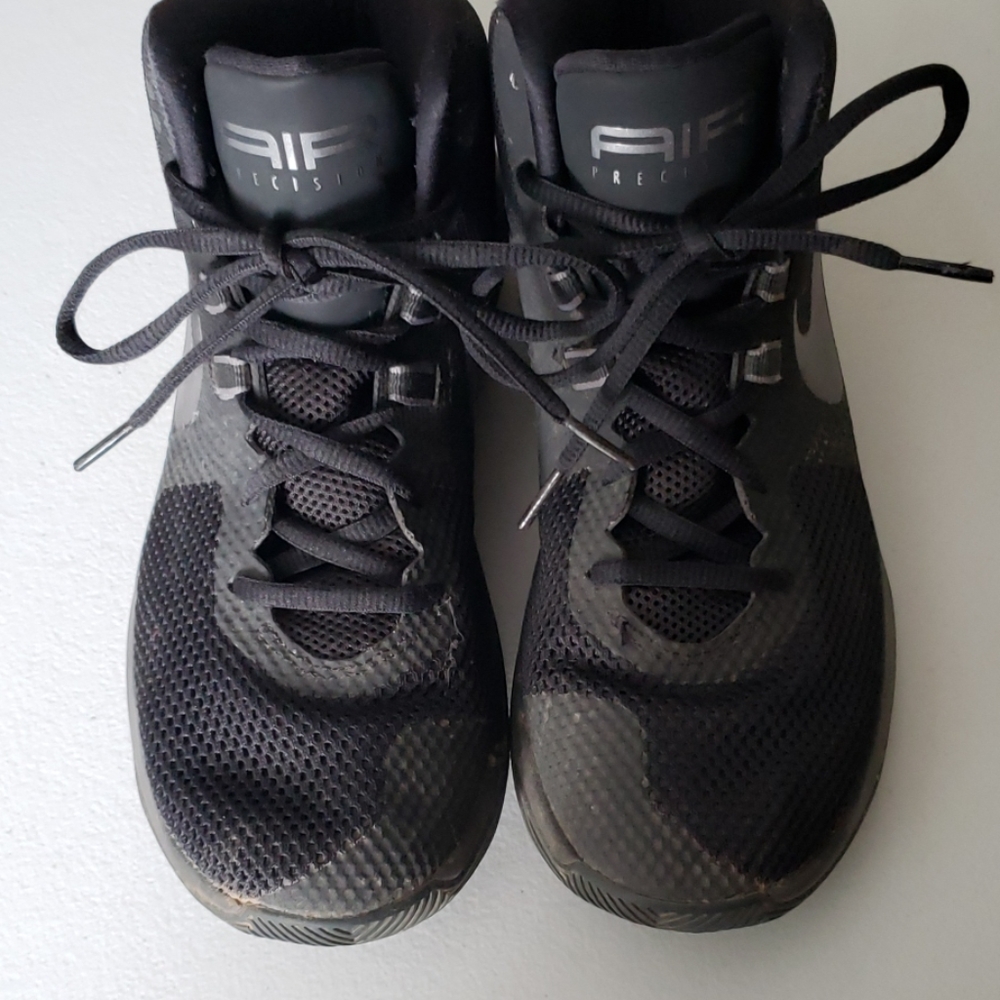 Nike Boys' size 7 Hightop Sneakers